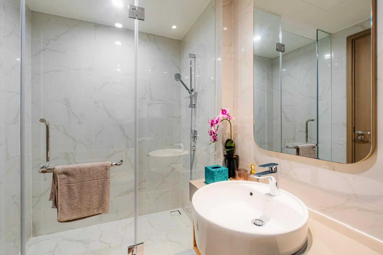 Zenity Luxury Apartment In District 1 Since 2024 Ho Chi Minh-stad Buitenkant foto